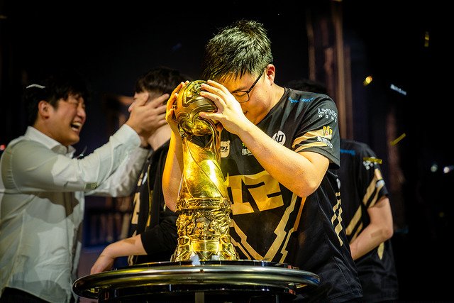 FNC战队突破历史！胜者组决赛决战巴黎全球冠军赛电竞盛宴-雷竞技官网